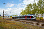   Der ET 23 2102  Märkischer Kreis  (ex ET 23 002) ein 3-teiliger Stadler FLIRT der Abellio Rail NRW GmbH, erreicht am 01.05.2020, als RB 91 -  Ruhr-Sieg-Bahn   (Siegen - Hagen), den Bahnhof