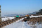 185 611-1 zieht ein Containerzug aus Regensburg bei Darshofen.