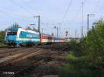 185 001 fhrt in Regensburg mit dem ALX357/87014 ein.