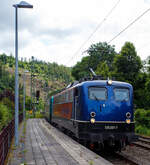 Die 139 287-7 (91 80 6139 287-7 D-BYB) mit der kalten 140 850-9 (91 80 6140 850-9 D-BYB) beide von der BayernBahn GmbH fahren am 04 Juli 2024 mit dem sogenannten  Henkelzug  (Langenfeld/Rhld.