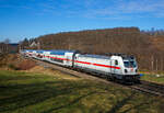 Gefhrt von der 147 579-7 (91 80 6147 579-7 D-DB – IC 4880) der DB Fernverkehr AG, rauscht der IC 2229 (Dortmund Hbf - Siegen Hbf – Frankfurt/Main Hbf) bei Rudersdorf (Kr.