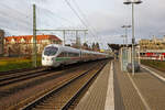 Zwei gekuppelt ICE-T rauschen am 07.12.2022, als ICE 1650 (Dresden Hbf - Wiesbaden Hbf) durch Radebeul Ost.