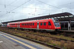 Der Dieseltriebwagen mit Neigetechnik 612 987 / 612 487 (95 80 0612 987-7 D-DB / 95 80 0612 487-8 D-DB), ein Bombardier  RegioSwinger  der DB Regio Bayern, hat als RE 30 (Nrnberg – Pegnitz