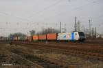 185 676 mit Containerzug in Leipzig Schnefeld.