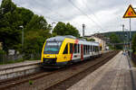 Der VT 265 (95 80 0648 165-8 D-HEB /95 80 0648 665-7 D-HEB) ein Alstom Coradia LINT 41 der HLB (Hessische Landesbahn), ex Vectus VT 265, als RB 90  Westerwald-Sieg-Bahn  (Siegen – Betzdorf – Au – Altenkirchen – Westerburg - Limburg/Lahn), verlässt am 10 Juni 2024 mit 36 Minuten Verspätung den Bahnhof Kirchen/Sieg. 

Der Alstom Coradia LINT 41 wurde 2004 von Alstom (LHB) in Salzgitter unter der Fabriknummer 1188-015 für die vectus Verkehrsgesellschaft mbH gebaut, mit dem Fahrplanwechsel am 14.12.2014 wurden alle Fahrzeuge der vectus nun Eigentum der HLB.
