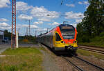 Der 5-teilige Stadler Flirt 429 043 / 429 543 der HLB (Hessischen Landesbahn) fährt am 16 Mai 2025, als RE 99 „Main-Sieg-Express“ (Siegen - Gießen - Frankfurt), durch Rudersdorf (Kreis Siegen) in Richtung Gießen. Hinweis: Ich stehe am Bahnsteig Anfang. 

Nochmals einen lieben Gruß an den mir bekannten und sehr netten Lokführer zurück. 