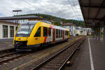 Der VT 206 ABp (95 80 0640 106-0 D-HEB), ein Alstom Coradia LINT 27 der HLB, ex vectus VT 206, verlässt am 24 August 2025, als RB 96  Hellertalbahn“ (Betzdorf – Herdorf – Neunkirchen/Siegerland), auf Gleis 102 den Bahnhof Betzdorf/Sieg.

Der Alstom Coradia LINT 27 wurde 2004 von Alstom (vormals Linke-Hofmann-Busch GmbH (LHB) in Salzgitter-Watenstedt unter der Fabriknummer 1187-006 gebaut und an die vectus Verkehrsgesellschaft mbH, mit dem Fahrplanwechsel am 14.12.2014 wurden alle Fahrzeuge der vectus nun Eigentum der HLB.
