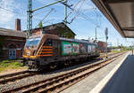 Die 187 537-6 (91 80 6187 537-6 D-HSL) der HSL Logistik GmbH (Hamburg) fährt am 16 Mai 2022 auf Tfzf (Triebfahrzeugfahrt) durch den Hauptbahnhof Schwerin.

Die Bombardier TRAXX F140 AC3 wurde 2018 von der Bombardier Transportation GmbH in Kassel unter der Fabriknummer 35456 bebaut. Sie hat die Zulassungen für Deutschland und Österreich.
