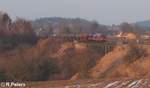 IGE 216 224 und 745 701 ziehen den LovoChemie Zug DGS 45394 aus Lovosice nach Herbertingen überquert das Fichtenaab Viadukt bei Seußen in Richtung Marktredwitz.