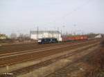 ES64 F4-298 mit ein fast leeren Containerzug in Leipzig Schnefeld.