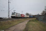 186 385-1 mit einem Containerzug in der Treuchtlinger Kurve in Nürnberg Hohe Marter.