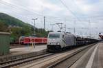 Am 21 Mai 2010 durchfahrt Lokomotion 185 661 mit ein PKW-Ganzzug Treuchtlingen.