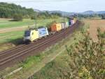 ES 64 U2-065 boxxpress am 03.10.09 bei Harrbach mit einem Containerzug  