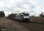 E189 158 alias ES 64 F4 - 158 mit Containerzug bei Pilgram.