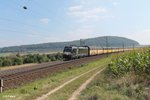 X4E 857 zieht ein Autotransportzug kurz hinter Treuchtlingen bei Wettelsheim.