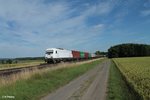 223 143 zieht bei Oberteich den Wiesau Containerzug nach Hamburg.