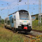 4746 805 als RE 63915(Rostock-Sassnitz)bei der Ausfahrt im Rostocker Hbf.17.08.2024