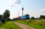 185 062-4 alias 482 032-0 zieht mit einem Containerzug durch Nürnberg Hohe Marter. 24.07.24