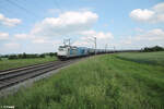 186 436-2 RailPool  keeps on Rolling  und 248 051 Northrail  RBP  ziehen ein Kesselzug bei Uffenheim in Richtung Norden.