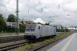 Am 28 Augustus 2021 macht Railpool 185 690 ein Soloauftritt durch Passau.