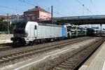 RTB Cargo 193 999 schleppt ein Ganzzug durch regensburg Hbf am 22 September 2020.