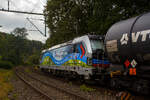 Die sch�ne an die RheinCargo vermietete Vectron MS 6193 106 (91 80 6193 106-2 D-Rpool) der Railpool GmbH (M�nchen), f�hrt am 06 August 2026, mit einem Flugturbinentreibstoff Jet A1 (Kerosine bzw. leichtes Petroleum oder Flugpetrol) beladenen Kesselwagenzug, durch Kirchen/Sieg in Richtung K�ln. Leider hatte mir der RE 9 zuvor die Lok zugefahren, durch meinen gew�hlten Standort, konnte ich sie aber noch im Nachschuss erwischen. 

Die Lok tr�gt Werbung f�r die Railpool und die RheinCargo mit dem Slogan „Together Strong for the Rhine and Beyond“ (Gemeinsam stark f�r den Rhein und dar�ber hinaus). Bei dem derzeitigen historischen Niedrigwasser des Rheins (und anderen Fl�ssen) passt dieser Slogan gerade zu perfekt. 

die SIEMENS Vectron MS (X4E) wurde 2023 von Siemens Mobility in M�nchen-Allach unter der Fabriknummer 23281 gebaut. Die mit 6.400 kW konzipierte Mehrsystemlok ist in der Variante A22 ausgef�hrt und hat so die Zulassungen und entspr. L�nderpakete f�r Deutschland, �sterreich, Schweiz, Italien und die Niederlande (D / A / CH / I / NL).
