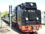99 1784 wartete am 01.Mai 2009 in Baabe auf das Abfahrtsignal durch den Zugf�hrer.
