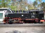 99 1784 am 01.Mai 2009 vor dem Lokschuppen in G�hren.