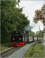 Die R�BB 99 1782-4 mit dem P 103 nach G�hren kurz nach dem Halt in Baabe.