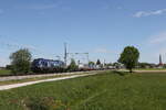 2019 305 war am 6. Mai 2026 mit einem  KLV  bei �bersee am Chiemsee in Richtung M�nchen unterwegs.