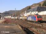 482 029-6 durchfhrt Lorch am Rhein mit ein Wechselpritschnezug.