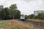 76 111 durchfährt den Haltepunkt Kirchlamitz Ost mit dem Könitzer Schrottzug nach Cheb.