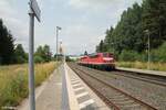 132 426 überführt 140 808 und 140 855 von Nürnberg nach Chemnitz durchfahrt Röslau.