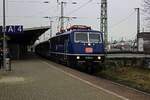 In der Fr�hzeit der Deutschen Bundesbahn wurden schnellfahrende Elektrolokomotiven in einer dunkelblauen Lackierung ausgeliefert, die ab den 70er-Jahren dem ozeanblau/beigen Standardanstrich weichen