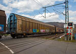 4-achsiger gedeckter Drehgestell-Großraumschiebewandwagen mit Langhubstoßdämpfer 83 80 2845 145-8 [P] D-TWA der Gattung Habiis-11/3, der TRANSWAGGON GmbH, im Zugverbund am 14.04.2022