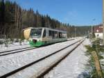 16.1.2011 11:32 VT 43 der Vogtlandbahn aus Zwickau Zentrum nach Sokolov bei der Ausfahrt aus dem Bahnhof Zwotental.