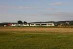 Eine Desiro-Doppelbespannung der Vogtlandbahn steuert am 23.08.12 im Abendlicht bei Nabburg Richtung Weiden zu.