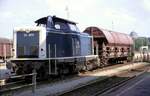 211 217-5 mit Seitenentladewagen Typ Faes 105 von Fa.