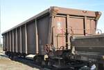 Hochbordwagen mit Rolldach Tamns 893  1 RIV 80 D-DB 0806 305-5 in V�hringen am 18.01.2012.