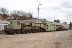   Der 20-achsiger Tragschnabelwagen der Gattung Uaai 687.9 (84 80 996 0 003-5 D-AMPR) der Amprion GmbH beladen mit einem 150 000 kVA Wandertransformator (Trafo 211) der Trafo-Union (heute Siemens)