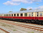 D-AKE 61 80 19-90 254-2 Avmz am 03.10.2025 in Warnemünde.