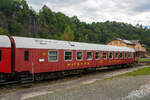 Der ex MITROPA Schlafwagen DR 51 50 70-40 147-3 der Gattung WLAB 7041 vom Zughotel Wolkenstein (Erzgebirge), hier am 26 August 2013.

Der Wagen wurde 1967 vom VEB Waggonbau Görlitz für die DR – Deutsche Reichsbahn gebaut.