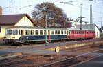 515 101-4 mit Steuerwagen 815 in Neustadt Weinstraße am 28.10.1983.