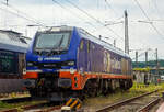 Die 159 233 (90 80 2159 233-6 D-RCM) eine sechsachsige Stadler EURODUAL der Raildox GmbH & Co.