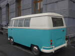 (226'151) - VW-Bus am 3. Juli 2021 beim Bahnhof Brig