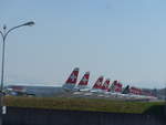 (215'913) - 23 Flugzeuge der Swiss und Edelweiss Air stehen am 6. April 2020 auf dem Flugplatz D�bendorf