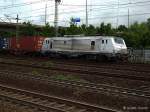 37032 der AKIEM zog mit hoher geschwindigkeit,einen containerzug durch hh-harburg,datum 25.06.13