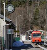 Der SNCF Z 800 003 (94 87 0000 806-3) ist als TER 18959 von Les Houches nach Vallorcine unterwegs und verlässt den Bahnhof von Montroc-le-Planet.

26. Dez. 2025
