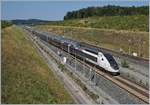 Der TGV Triebzug 873 verlässt als TGV 9880 von Luxembourg nach Montpellier den Bahnhof von Belfort Montbéliard TGV.