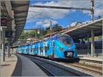 Der SNCF Coradia Polyvalent régional tricourant Z 31539M als TER 884517 nach Evian-les-Bains im Bahnhof von Bellegarde-sur-Valserine.